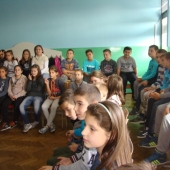 пажљиво слушамо