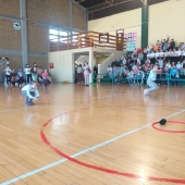 јаје 
у гнездо